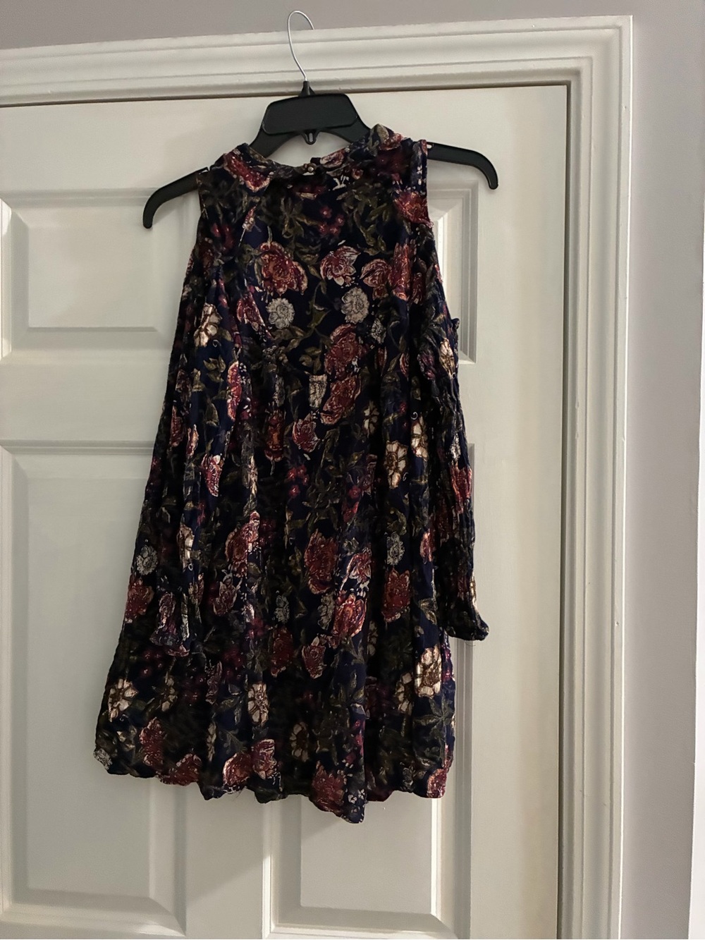 Angie Floral High-Neck Swing Top in Navy with Rose Print, Large